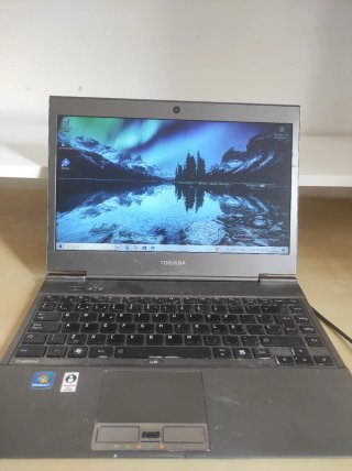 Toshiba Portege Z930 i5 6GB RAM SSD 238GB