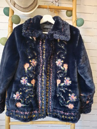 Chaqueta pelo con bordados flores a estrenar