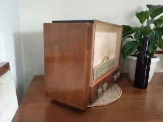 Antigua radio de los años 50.