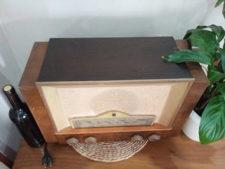 Antigua radio de los años 50.