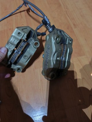 Pinzas de freno Brembo Moto Doradas para BMW