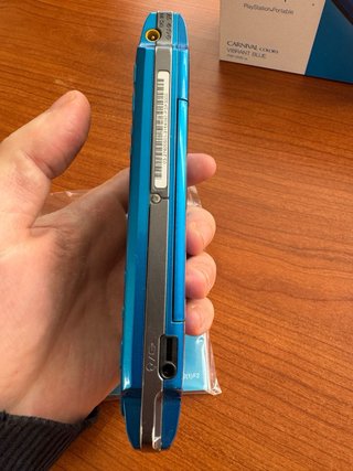 PSP 3000 Vibrant Blue (Giappone)