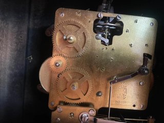 Reloj Antiguo Decorativo.  Probar si funciona.