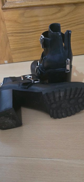 Botines negros tacón alto hebillas