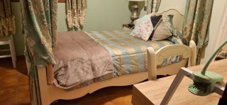 Cama individual madera dosel y cortinas