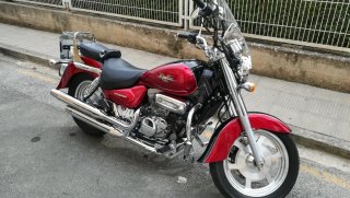 Hyosung Aquila 250 Moto Cruiser Roja Negra