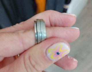 Anillo de Acero con Diseño