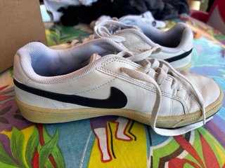 Zapatillas Nike Blancas y Negras