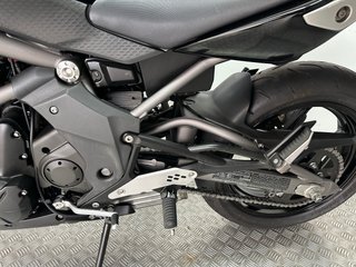 Kawasaki ER 6N Negra
