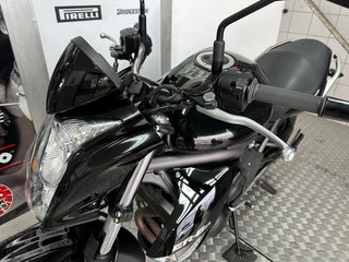 Kawasaki ER 6N Negra