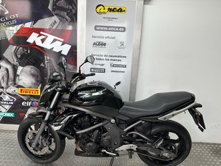 Kawasaki ER 6N Negra