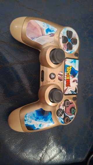 PS4 Pro 1TB + Mando dorado