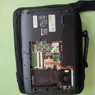 Portatile Acer blu con custodia