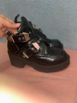 Botines negros plataforma hebillas talla 36