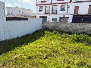 Solar 134m2 a 2 calles - edificable 215m2+sótano