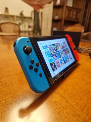 (LEER)Nintendo Switch V2 Azul/Rojo