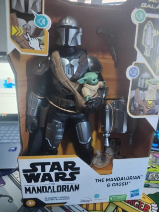 Figura Hasbro Star Wars Mandaloriano y Grogu