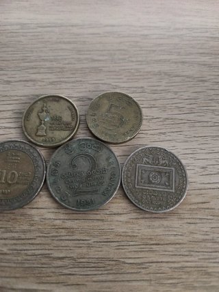 Lote 5 monedas conmemorativas Sri Lanka