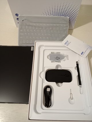 Tablet 11.5 pollici con tastiera e mouse