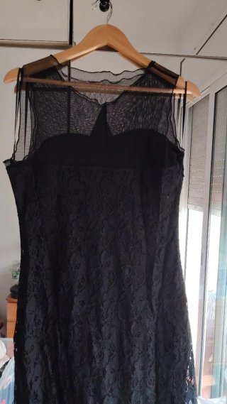 Vestido negro largo encaje con volantes