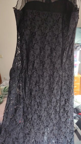 Vestido negro largo encaje con volantes