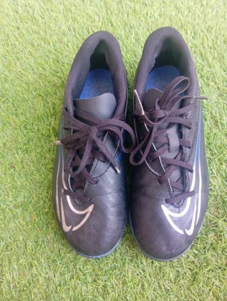 Botas de fútbol Nike T.33 Negras