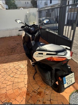 Yamaha XMAX 300 Scooter