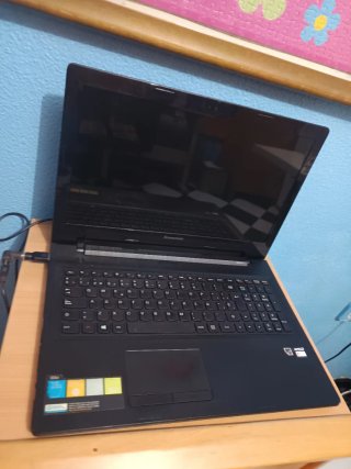 Portátil Lenovo Negro
