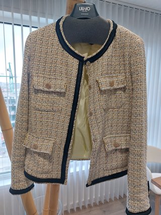 Chaqueta Liu Jo estilo Chanel Casi Nueva