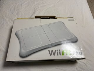 Nintendo Wii Fit Plus + Balance Board