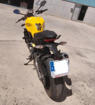 Ducati Monster 821 en perfecto estado