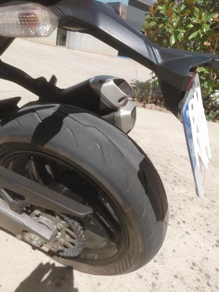 Ducati Monster 821 en perfecto estado
