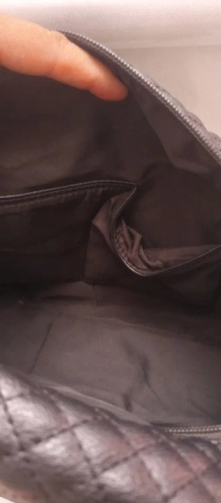 Bolso de mano y hombro negro