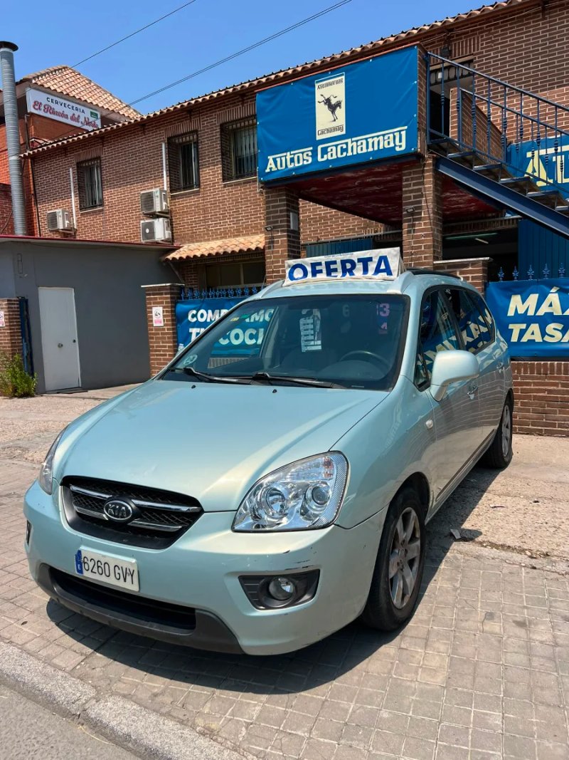 KIA Carens 2010 - foto 1