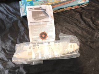 Maqueta Revell C-3 Freighter 1:380