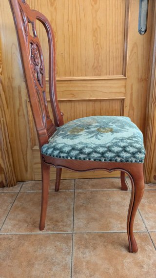 Mesa de comedor ovalada en cerezo