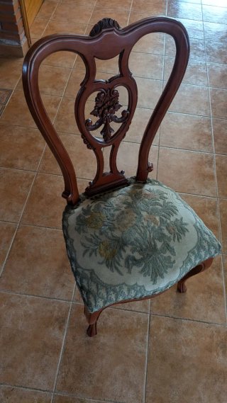 Mesa de comedor ovalada en cerezo