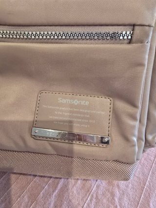 Mochila Samsonite Rosa detalles en plateado