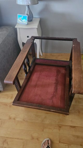 Sillón antiguo madera y tela final siglo XIX