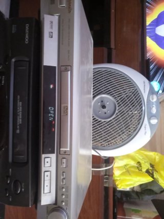 Reproductor DVD Panasonic + mando. Distancia
