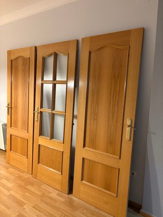 Puertas de madera lisa y con cristal
