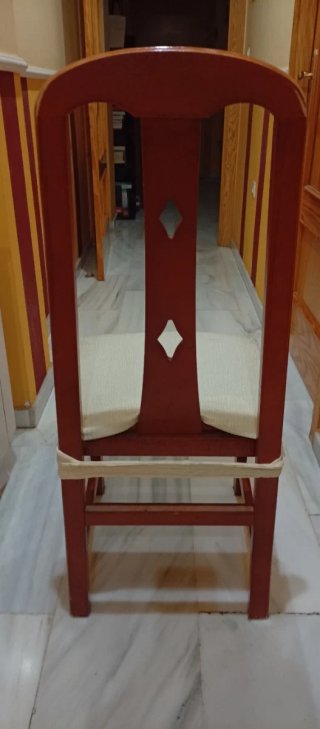 Sillas de madera con asiento de tela