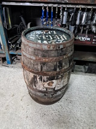 Barril de madera rústico