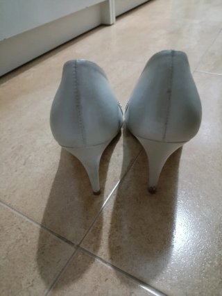 Zapatos de tacón con pedrería