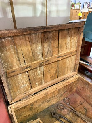 ANTIGUA CAJA DE MADERA