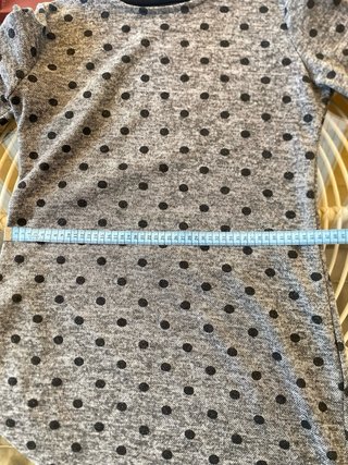 Vestido de lunares gris y negro