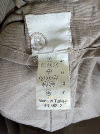 Chaqueta larga tipo parka beige