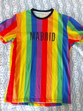 Camiseta Madrid Orgullo Arcoíris Talla XS