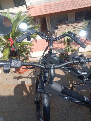 2 Bicicletas Elétricas com Travões Hidráulicos