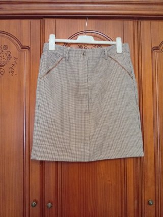Falda estampada marrón